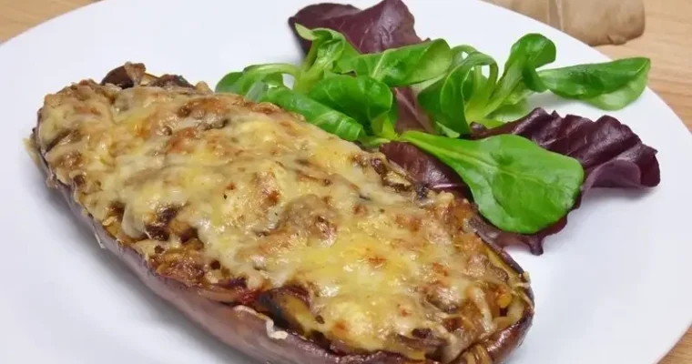 Aubergine stuffed with cod au gratin with camembert in Air Fryer