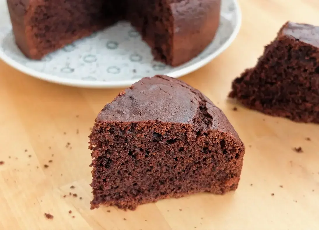 Chocolate sponge cake in Air Fryer