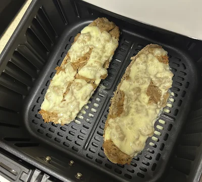 Country cheese and crackling bread pizza in Air Fryer