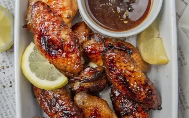 Crispy chicken wings in Air Fryer