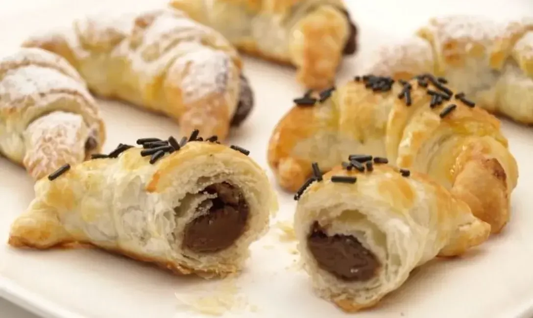 Air Fryer Chocolate Croissants