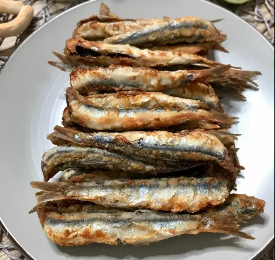Fried anchovies