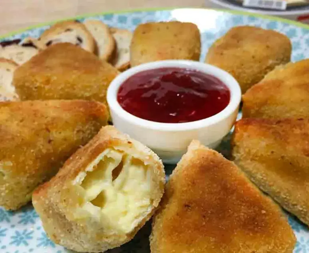 Fried cheese with jam
