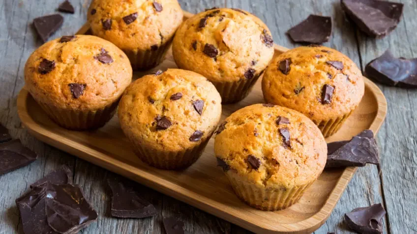 Oil-free deep fryer chocolate chip muffins in Air Fryer