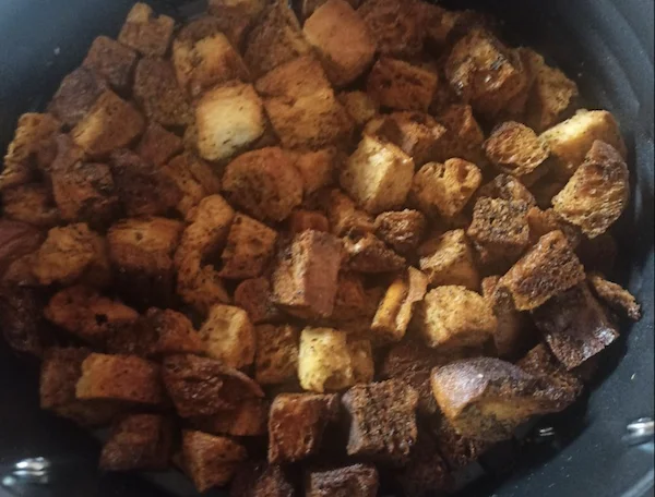 Spiced croutons