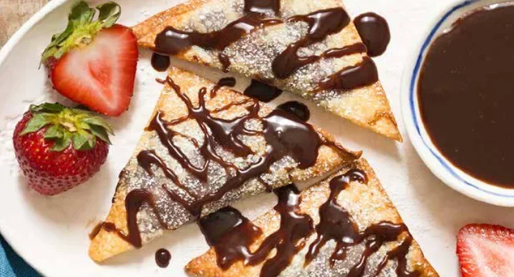 Strawberry and nutella filled wontons  in Air Fryer