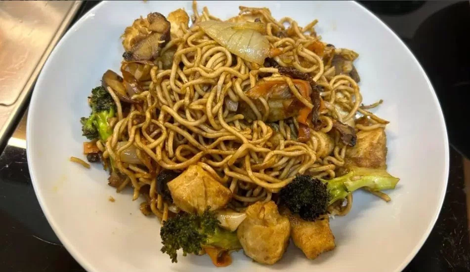 Chicken yakisoba