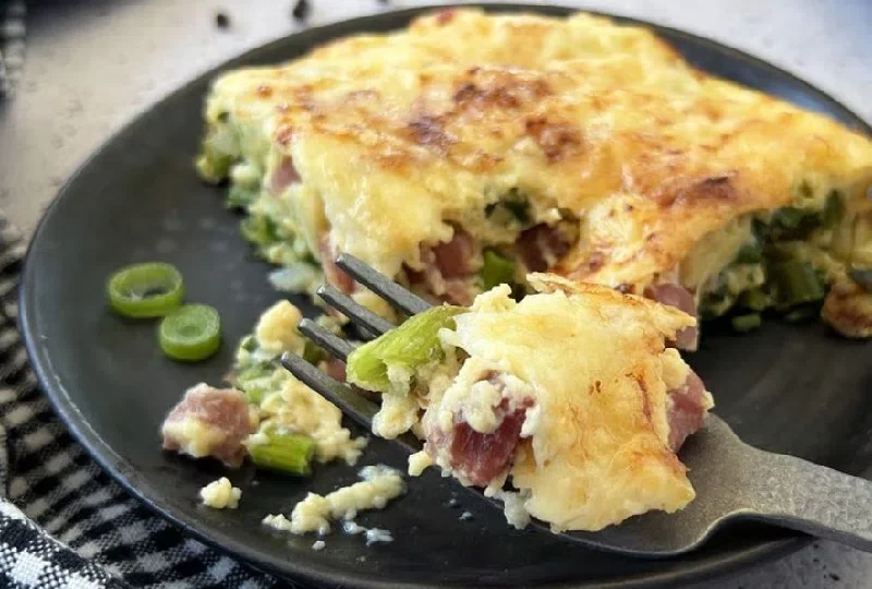 Juicy omelette with green beans and ham for air fryer