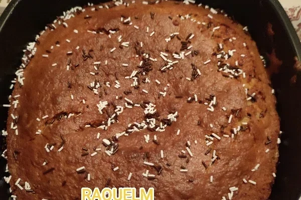 Yoghurt sponge cake with mandarin and white and dark chocolate noodles for air fryer